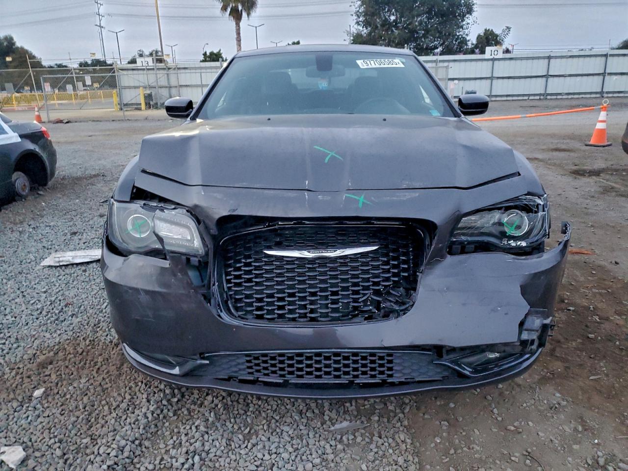 2016 CHRYSLER 300 S photo 5