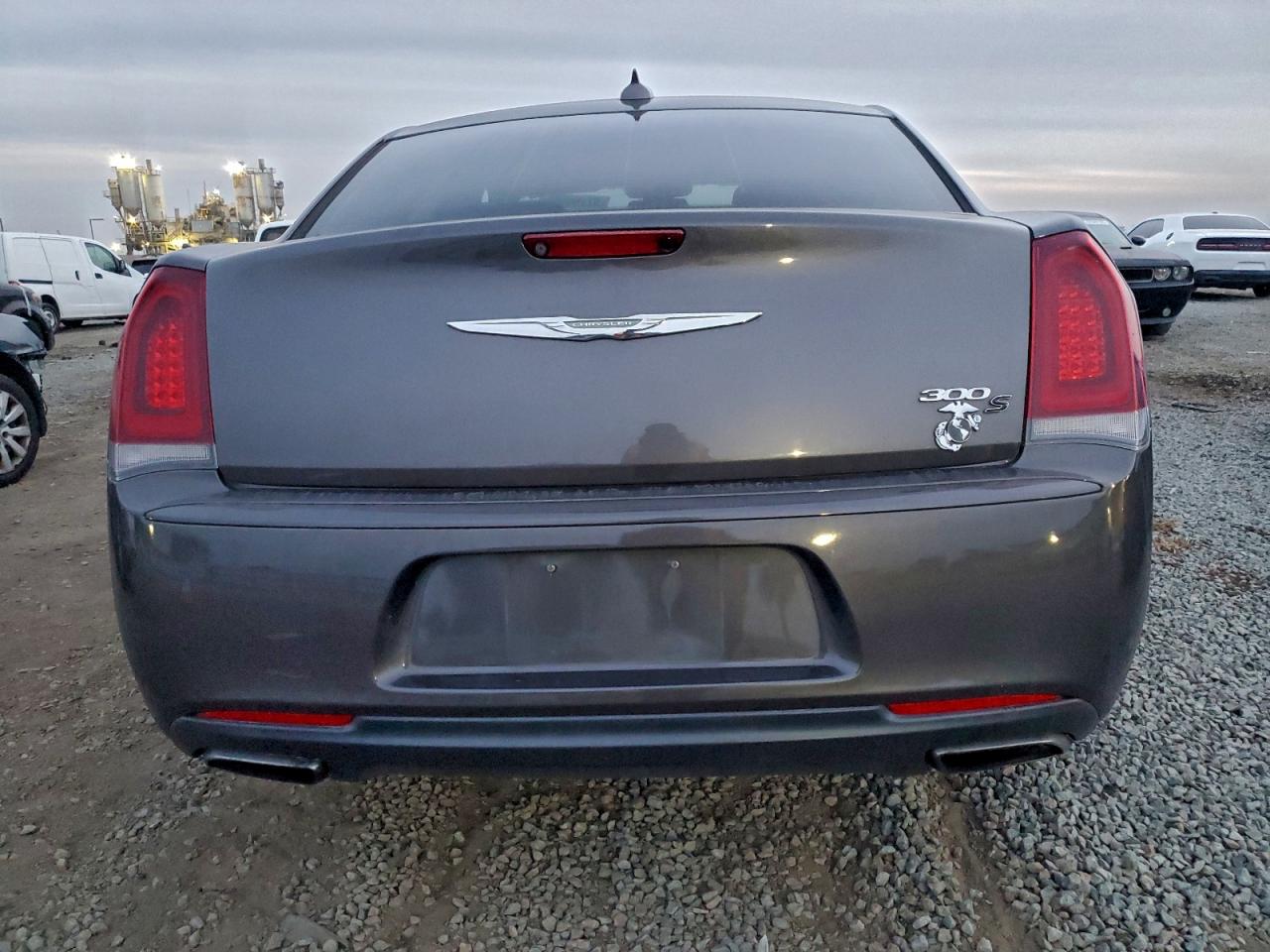 2016 CHRYSLER 300 S photo 6