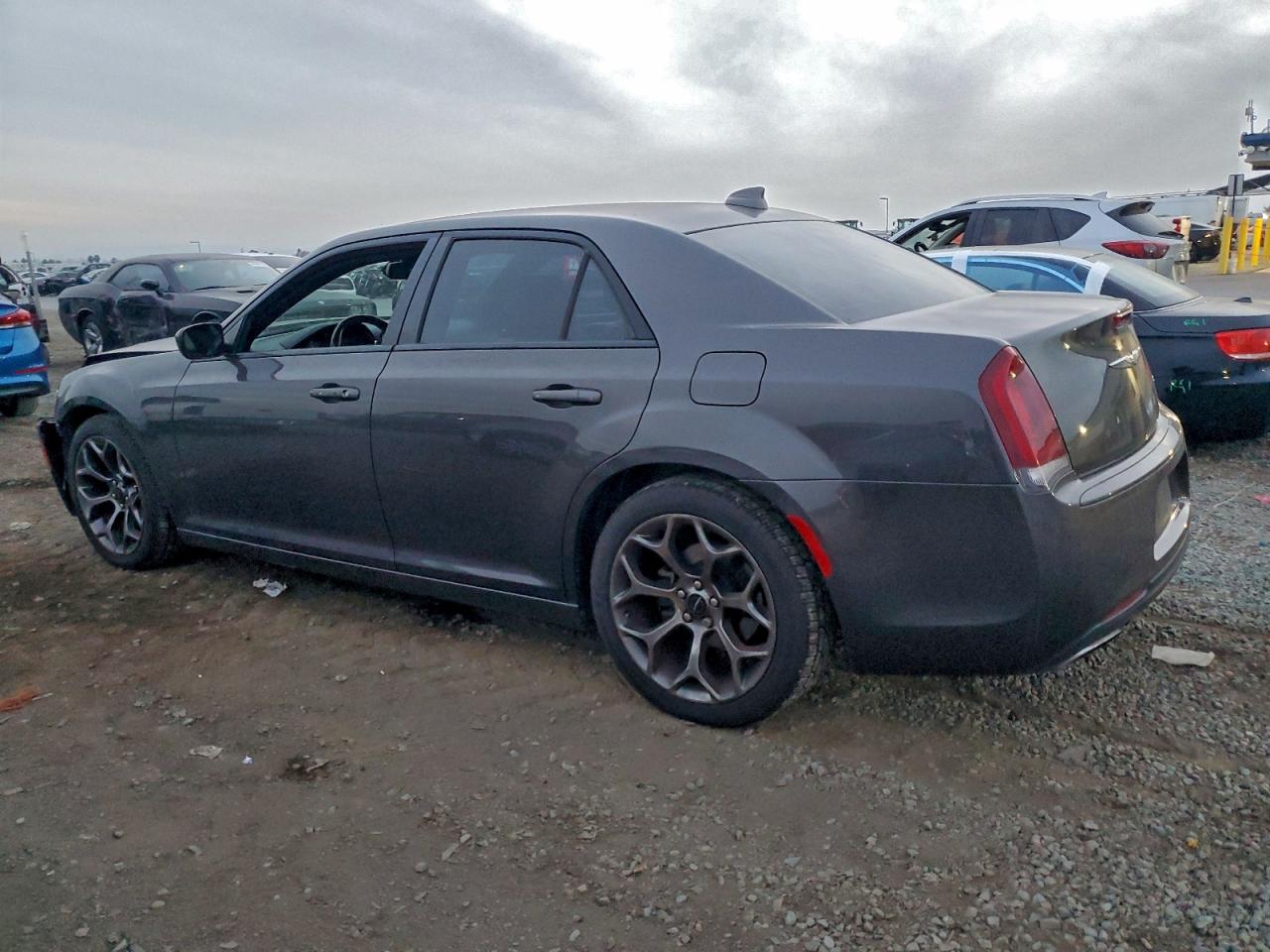 2016 CHRYSLER 300 S photo 2