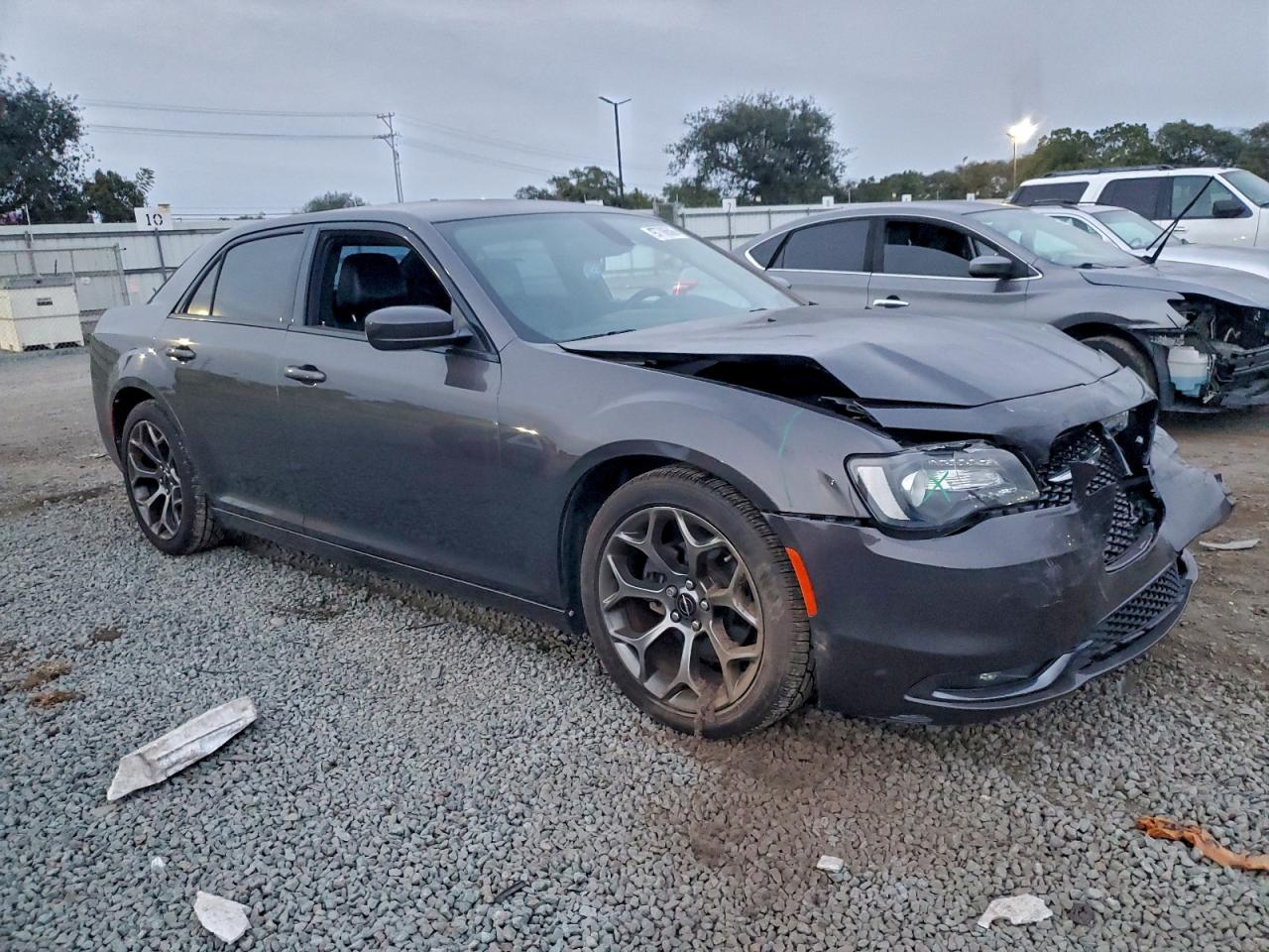 2016 CHRYSLER 300 S photo 4