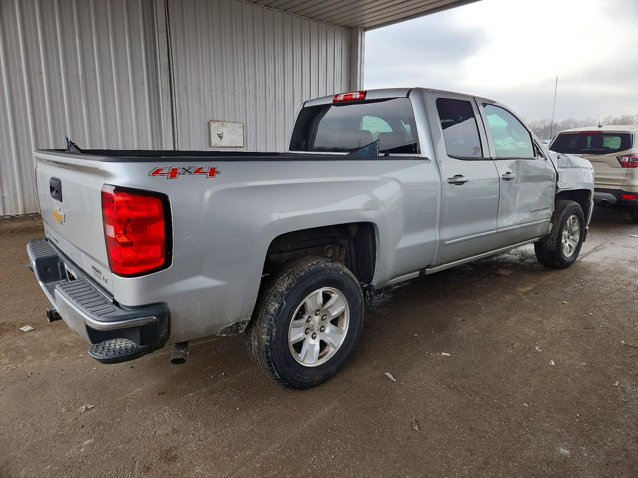 2016 CHEVROLET SILVERADO K1500 LT photo 3