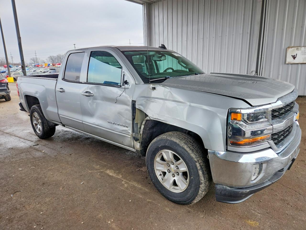 2016 CHEVROLET SILVERADO K1500 LT photo 4
