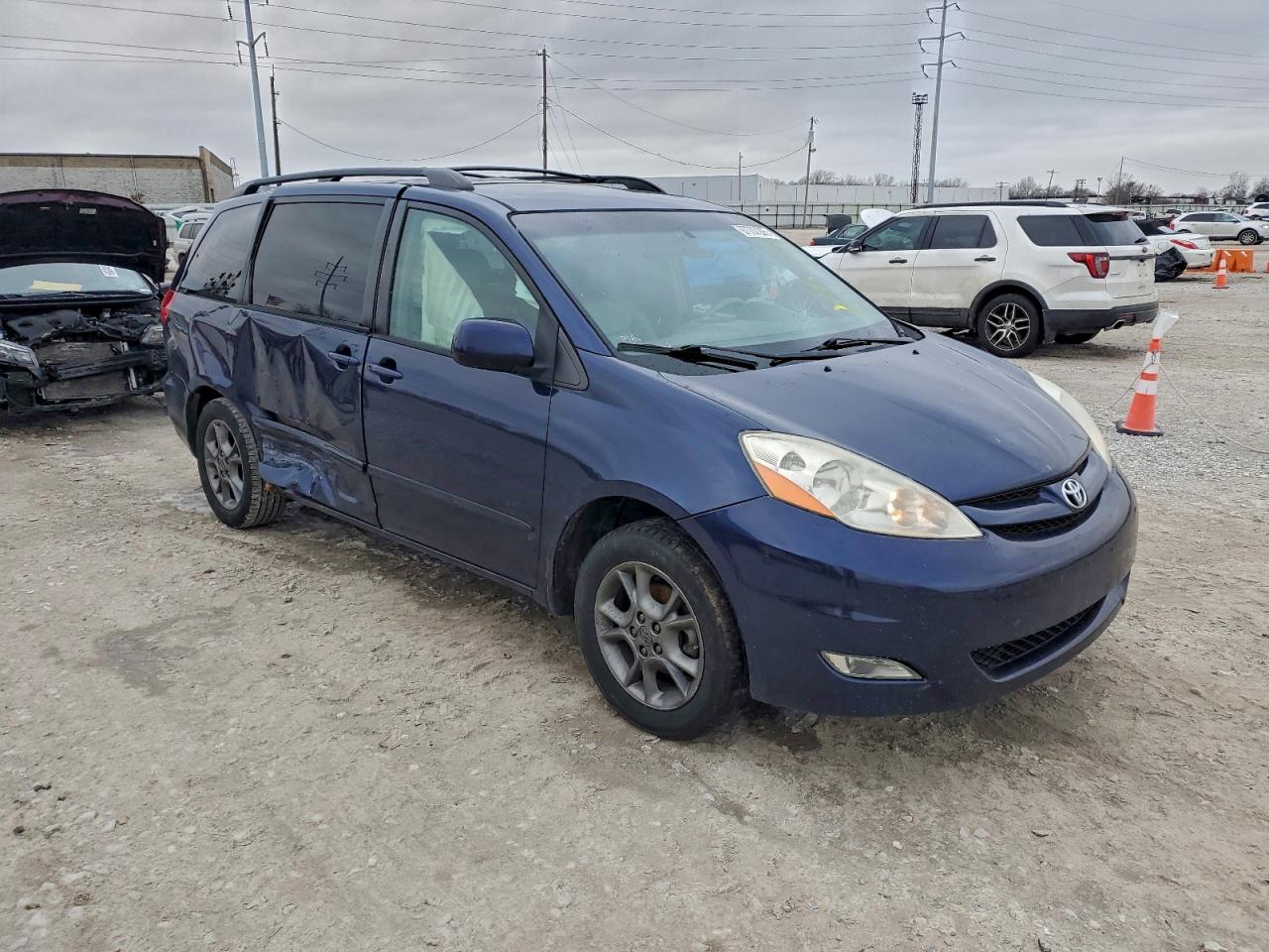 2006 TOYOTA SIENNA XLE photo 4