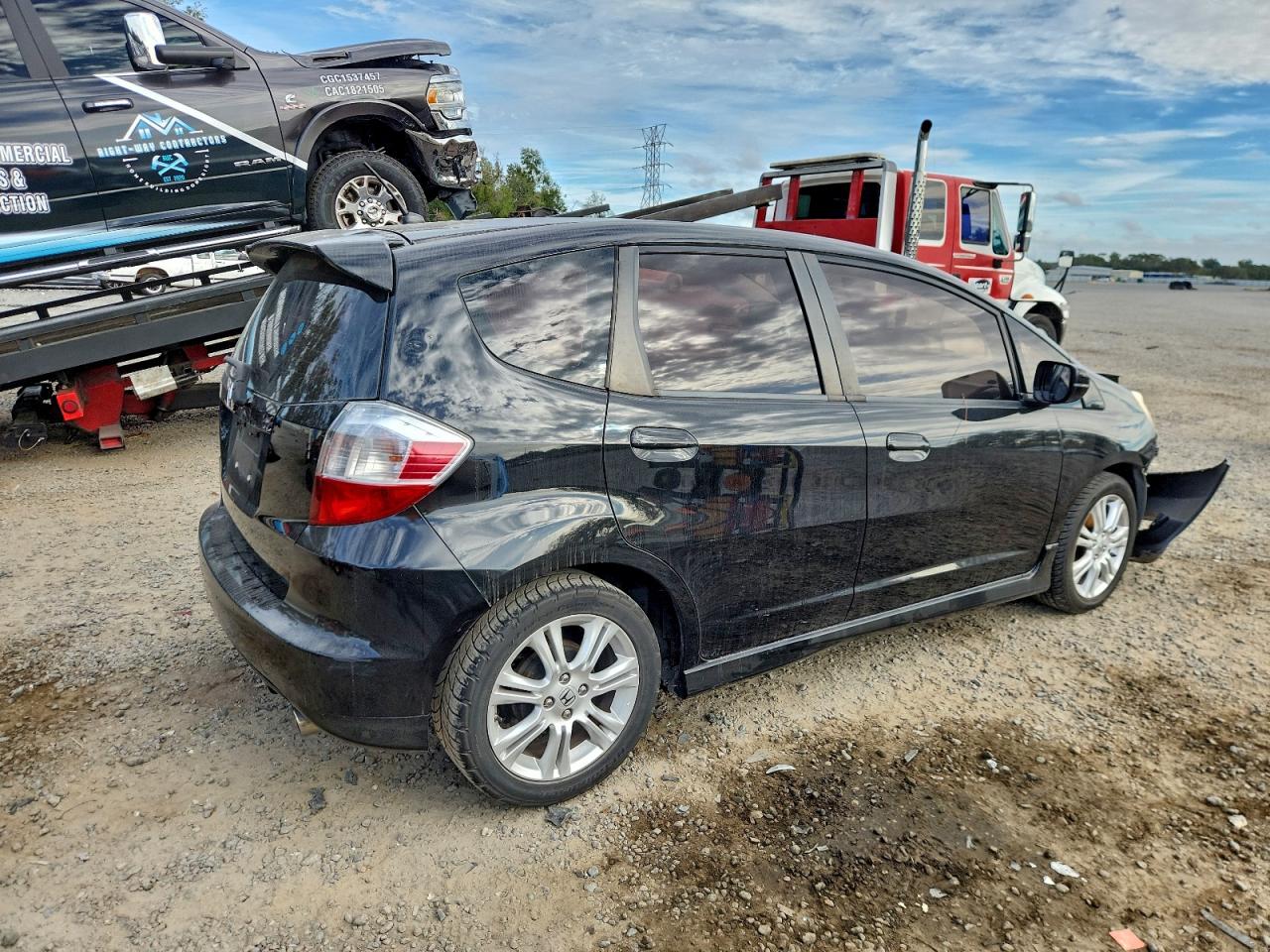 2011 HONDA FIT SPORT photo 3
