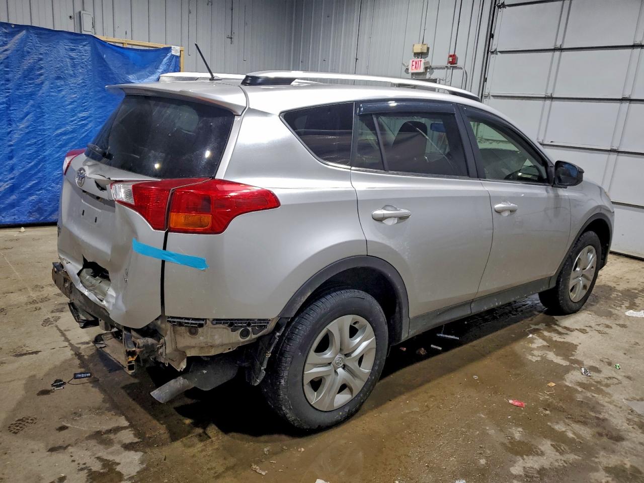 2015 TOYOTA RAV4 LE photo 3