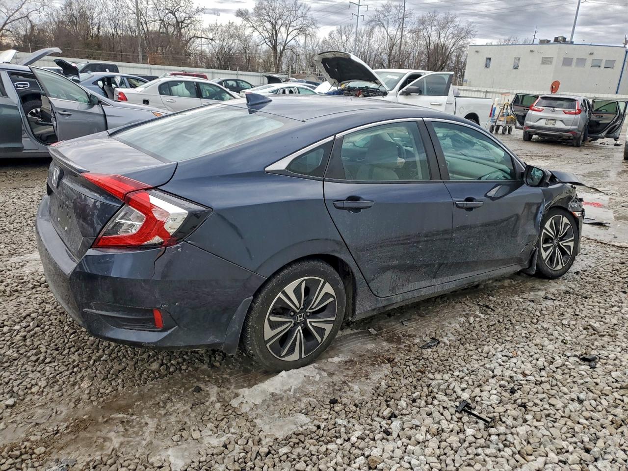 2017 HONDA CIVIC EX photo 3