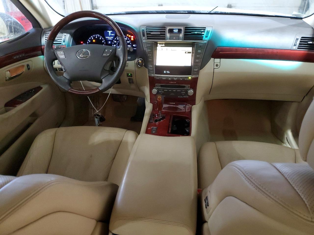 2012 LEXUS LS 460 photo 8
