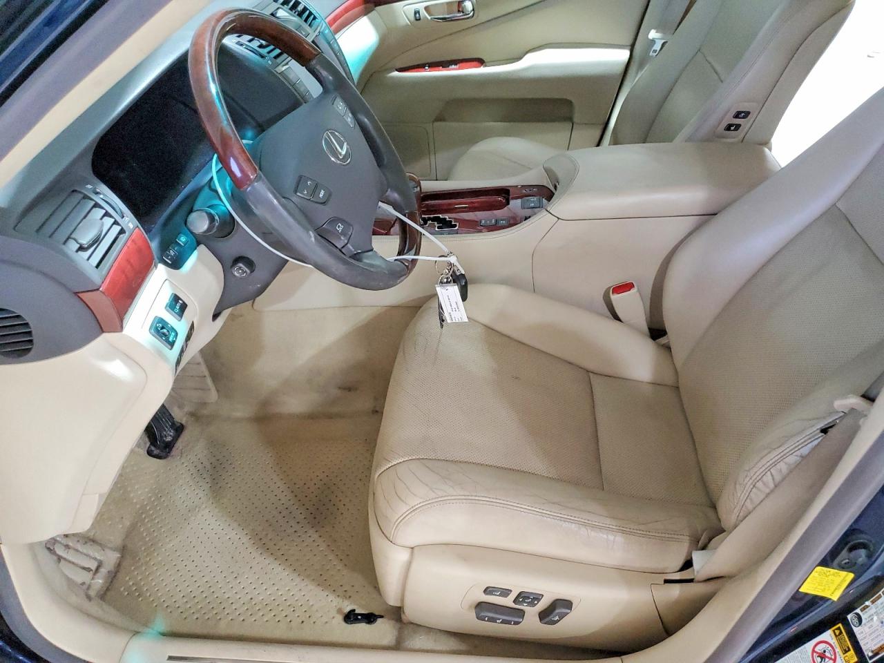 2012 LEXUS LS 460 photo 7