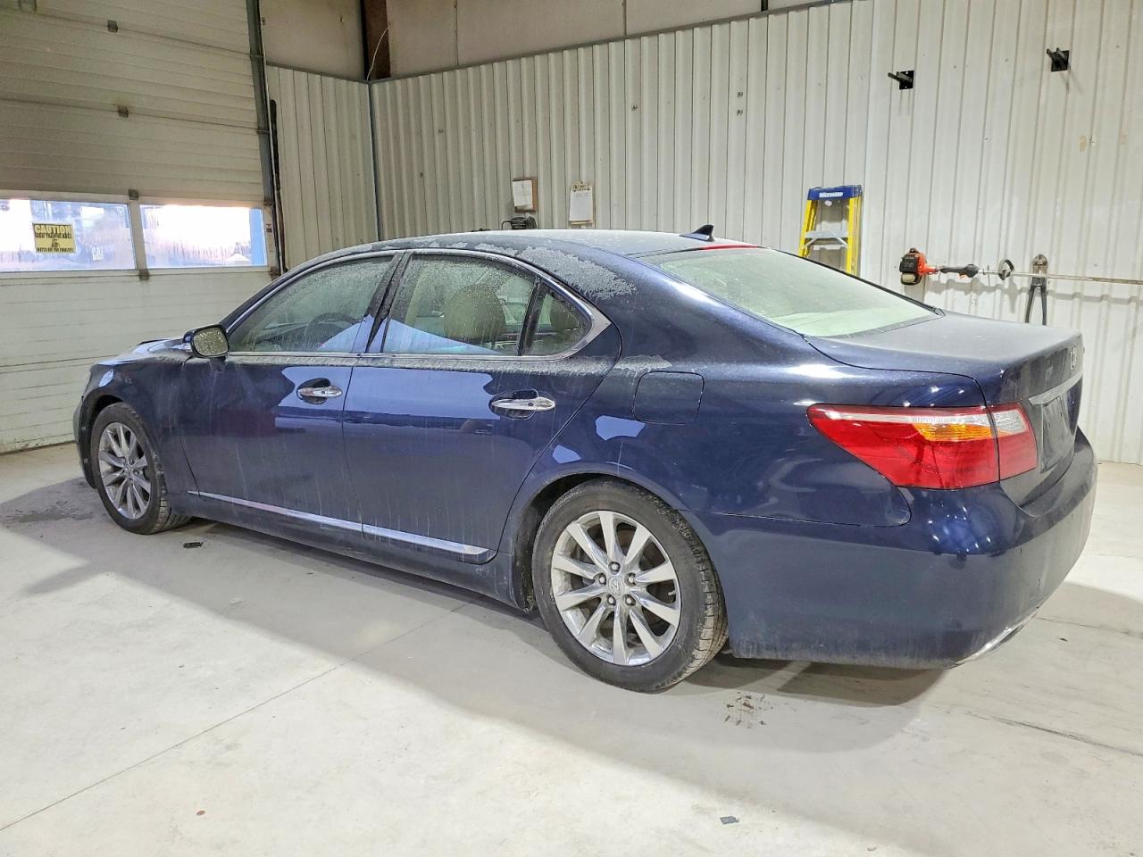 2012 LEXUS LS 460 photo 2