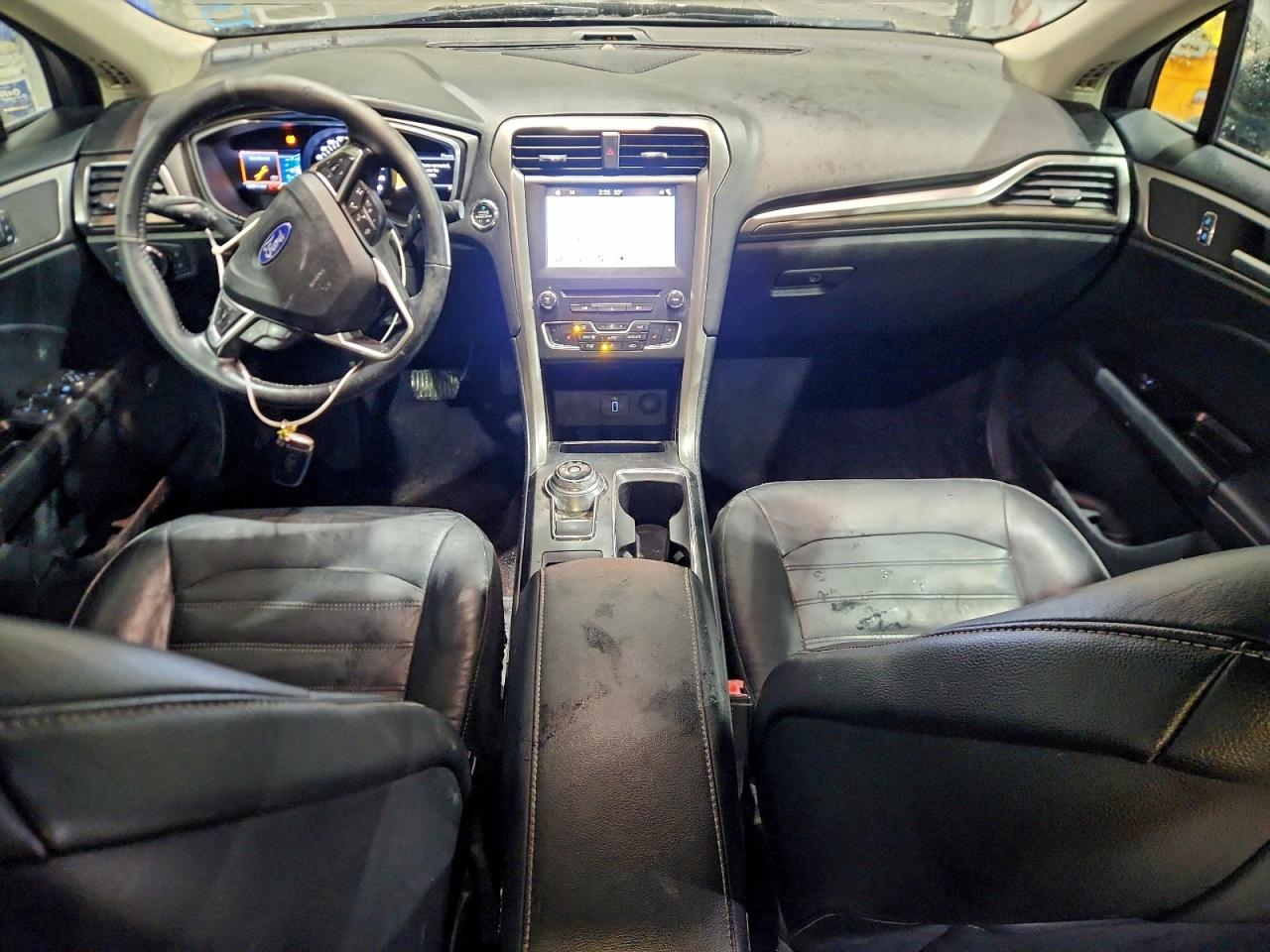 2017 FORD FUSION SE photo 8