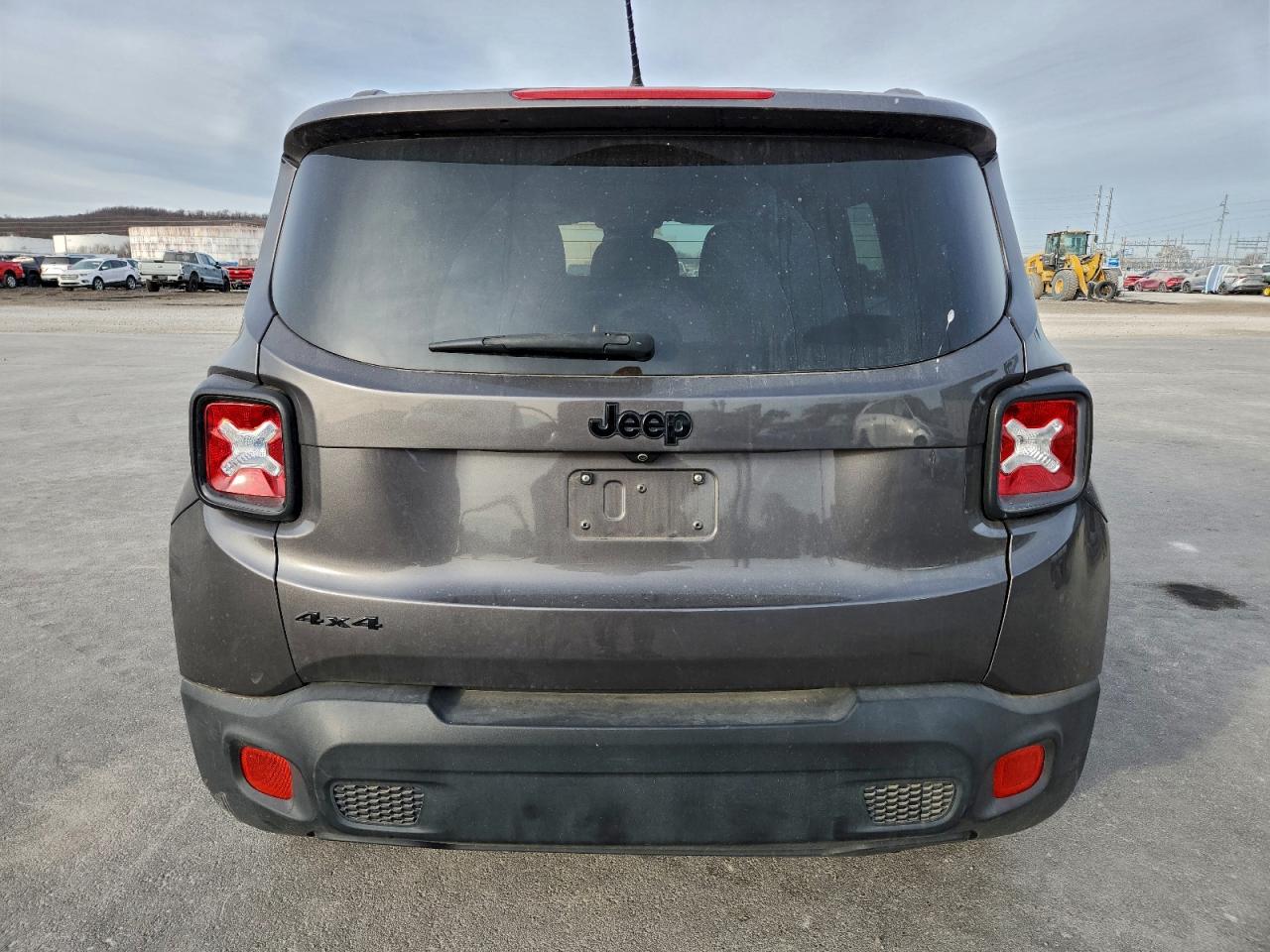 2017 JEEP RENEGADE LATITUDE photo 6