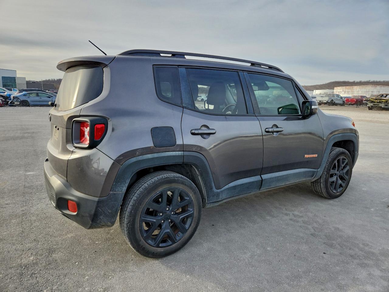 2017 JEEP RENEGADE LATITUDE photo 3