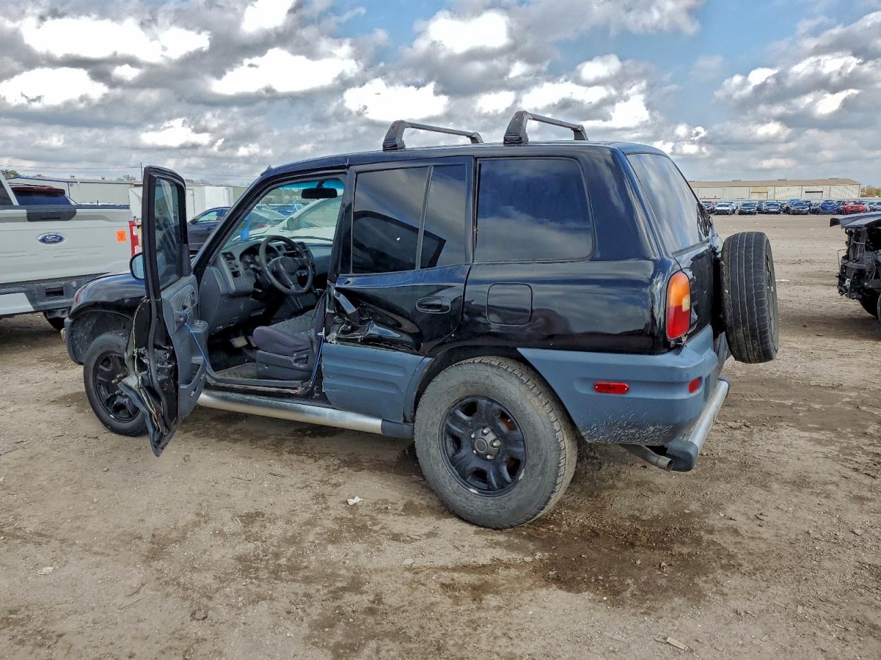 1999 TOYOTA RAV4 photo 2
