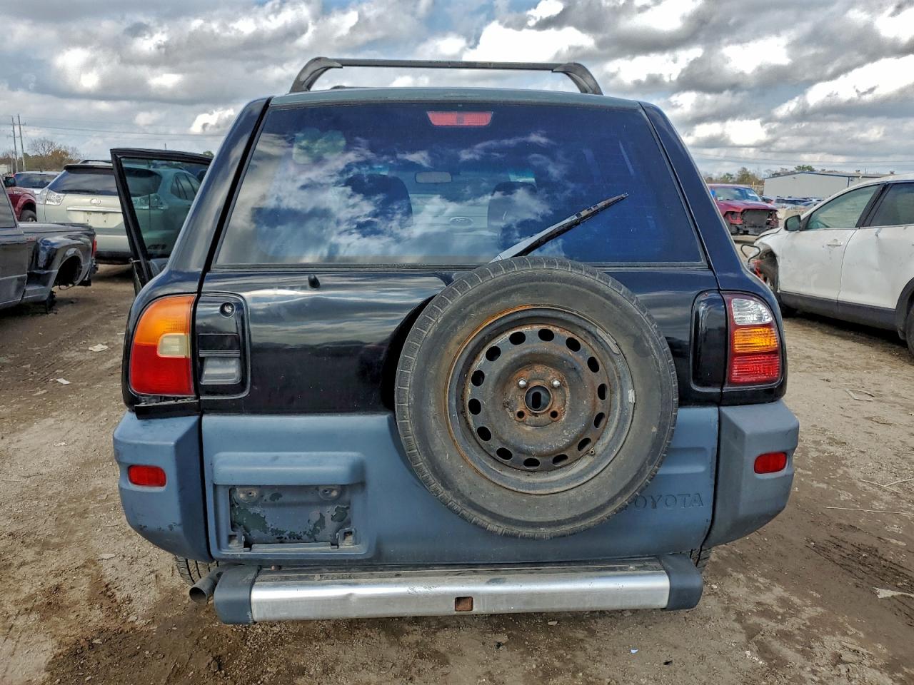 1999 TOYOTA RAV4 photo 6