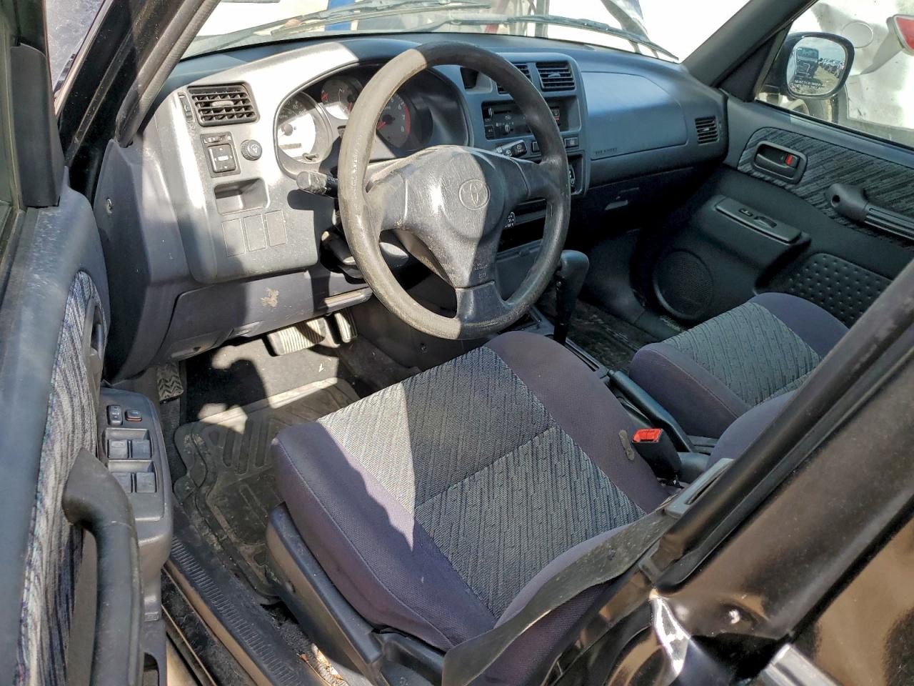 1999 TOYOTA RAV4 photo 8