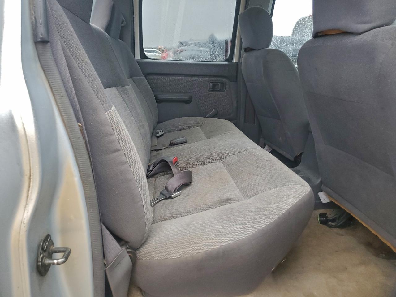 2000 NISSAN FRONTIER CREW CAB XE photo 10