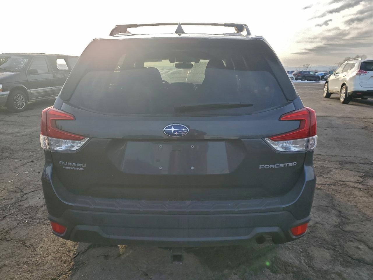2019 SUBARU FORESTER PREMIUM photo 6