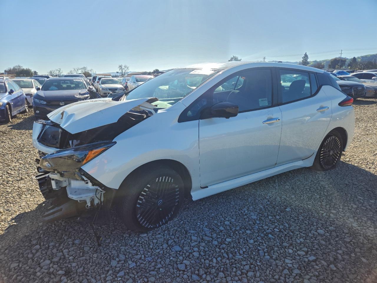 2024 NISSAN LEAF
