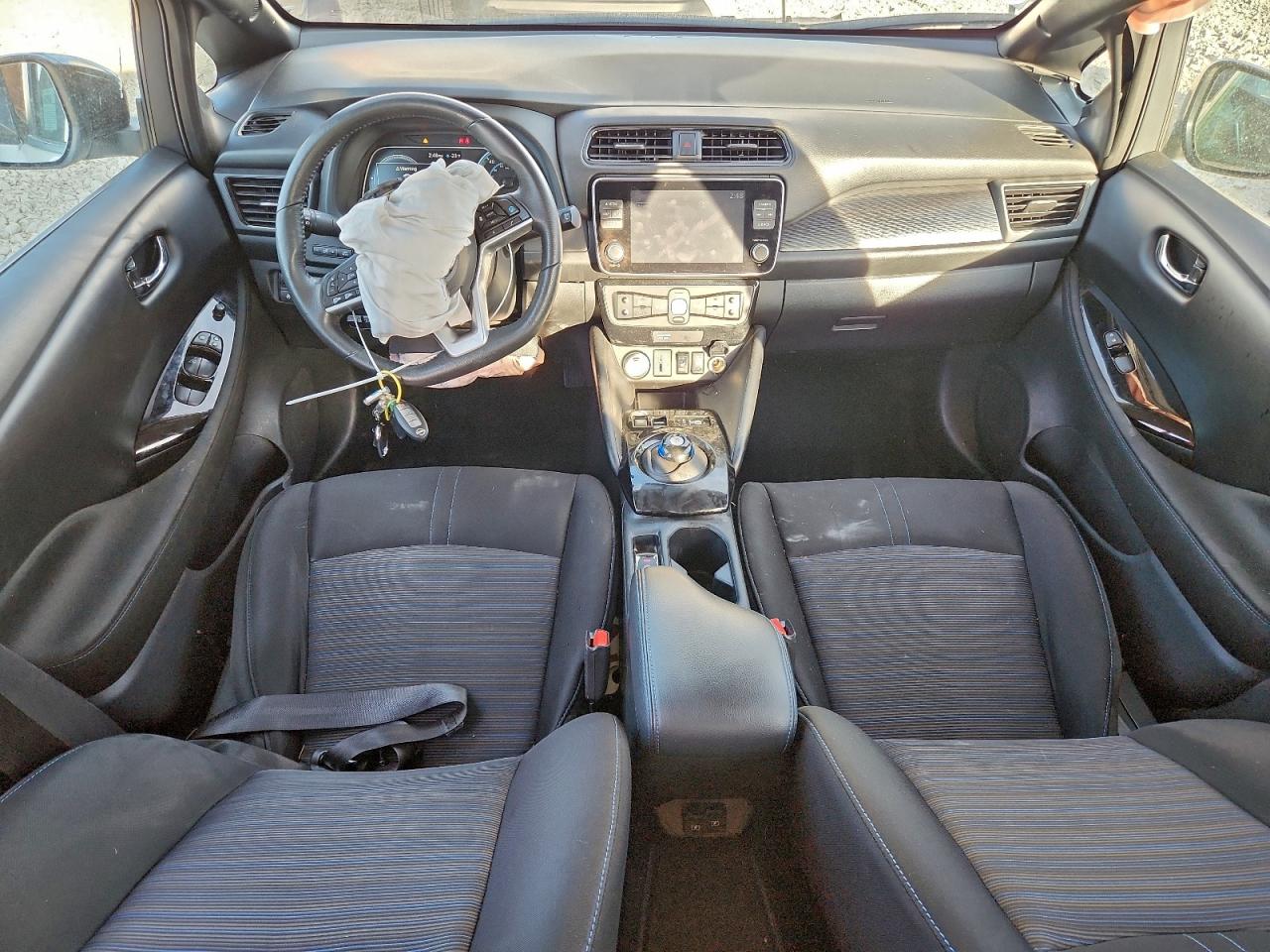 2024 NISSAN LEAF SV PLUS photo 8