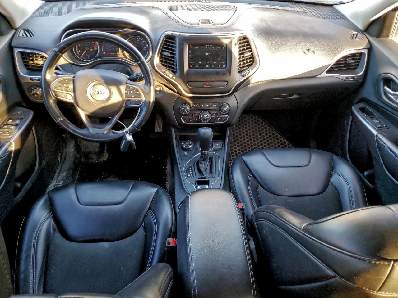 2019 JEEP CHEROKEE LATITUDE PLUS photo 8
