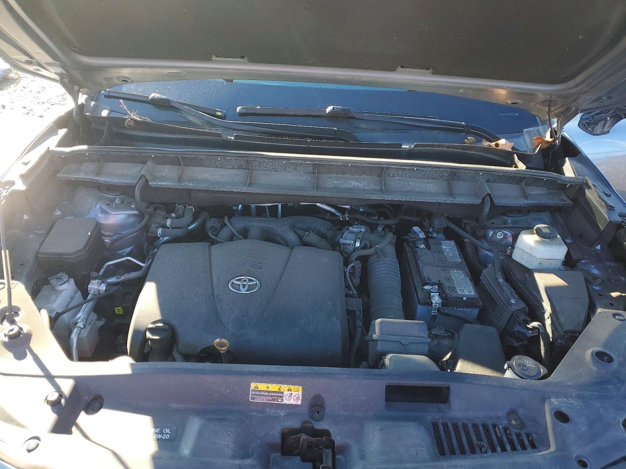 2021 TOYOTA HIGHLANDER XLE photo 12
