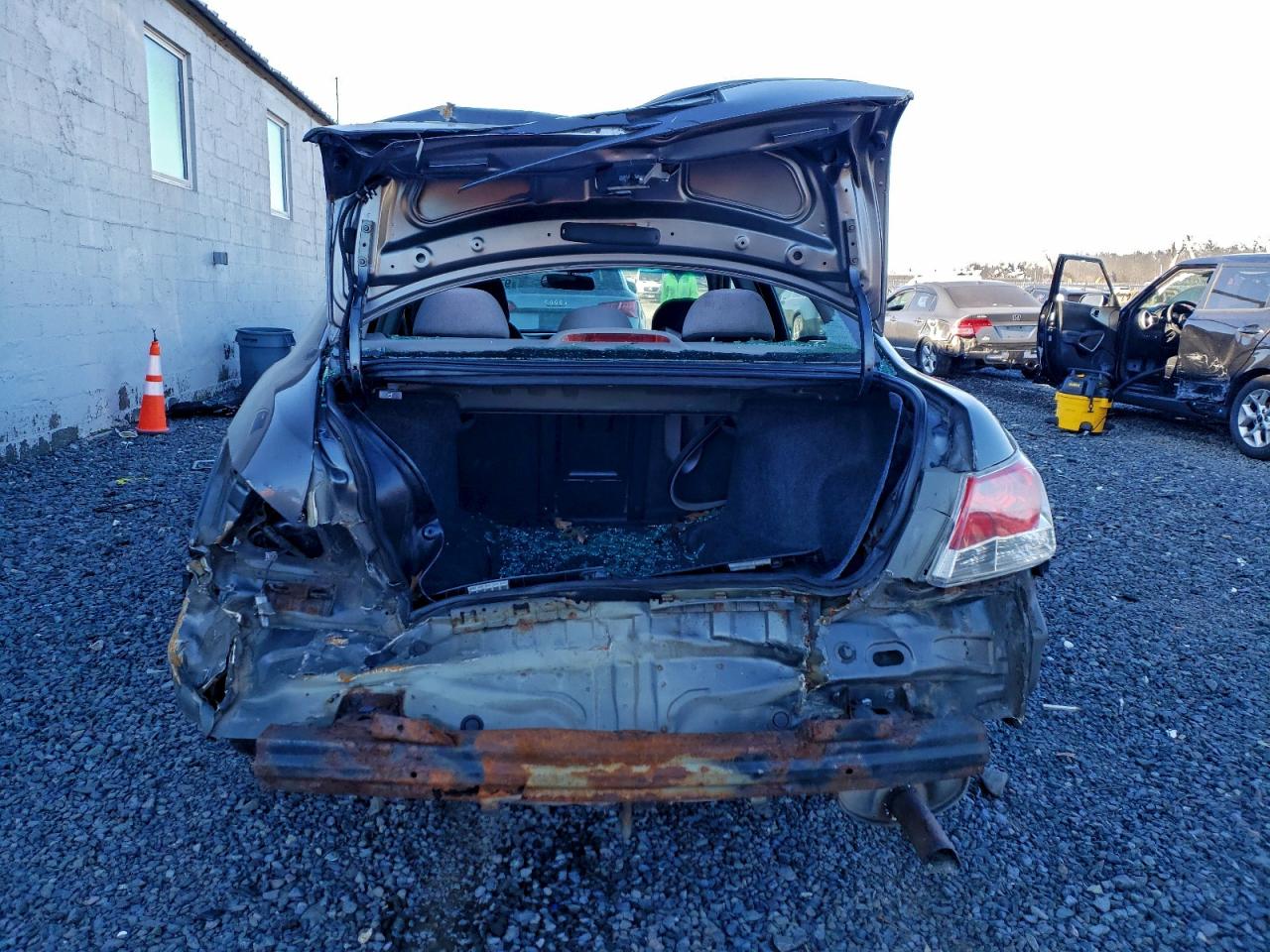 2009 HONDA ACCORD LX photo 6