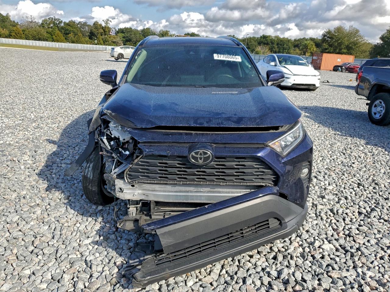 2019 TOYOTA RAV4 XLE photo 9
