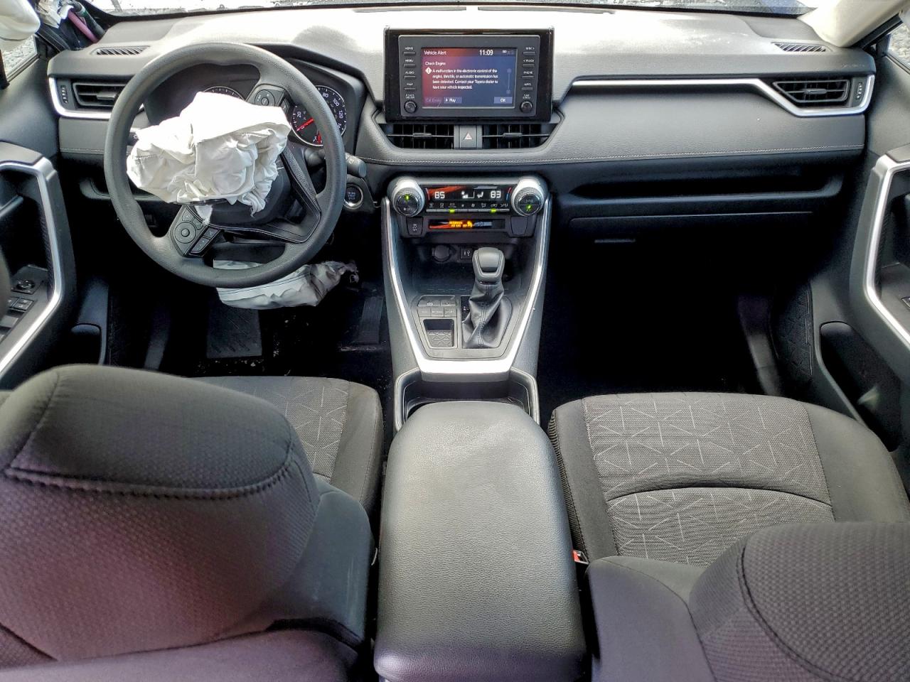 2019 TOYOTA RAV4 XLE photo 15