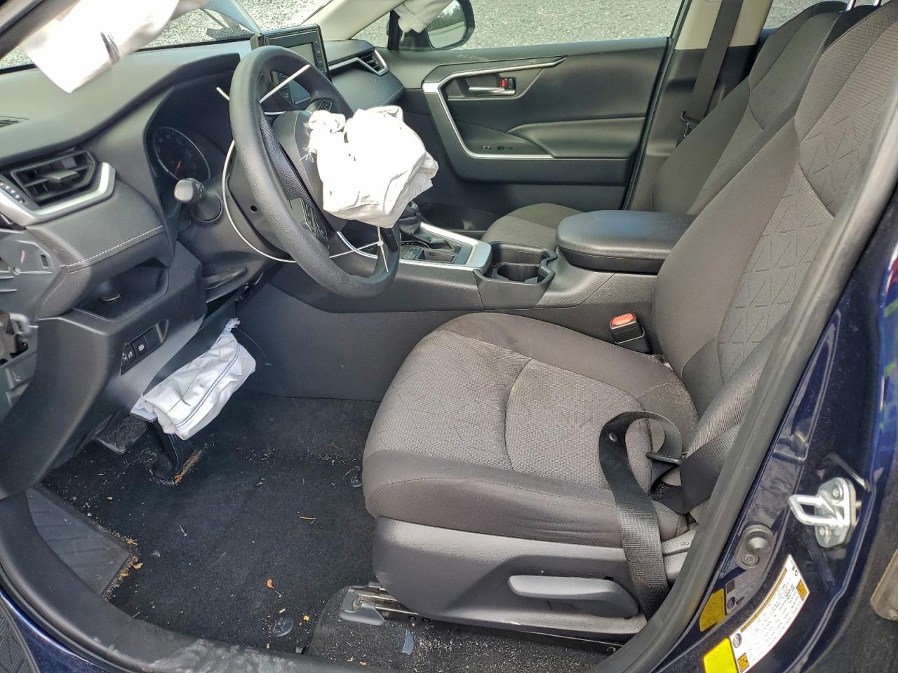 2019 TOYOTA RAV4 XLE photo 13