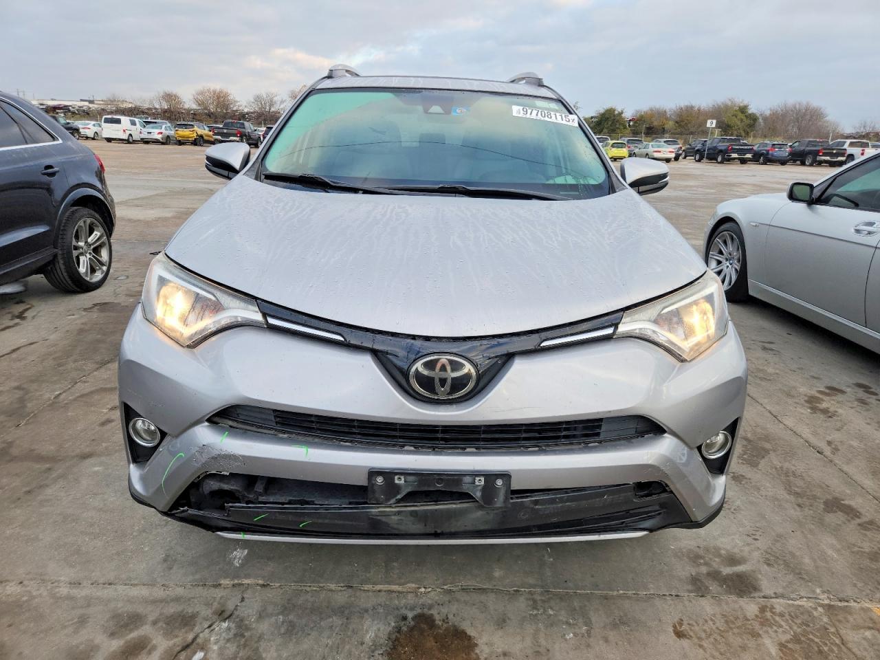 2017 TOYOTA RAV4 XLE photo 5