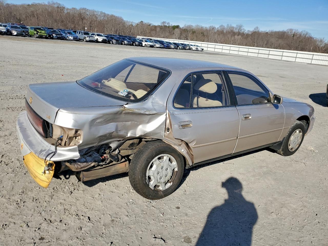 1994 TOYOTA CAMRY LE photo 3