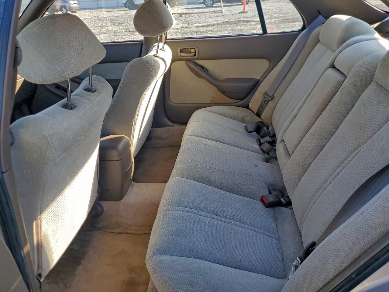 1994 TOYOTA CAMRY LE photo 10