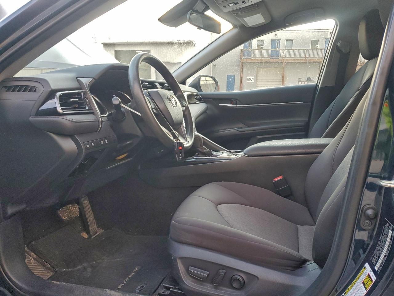 2020 TOYOTA CAMRY LE photo 7