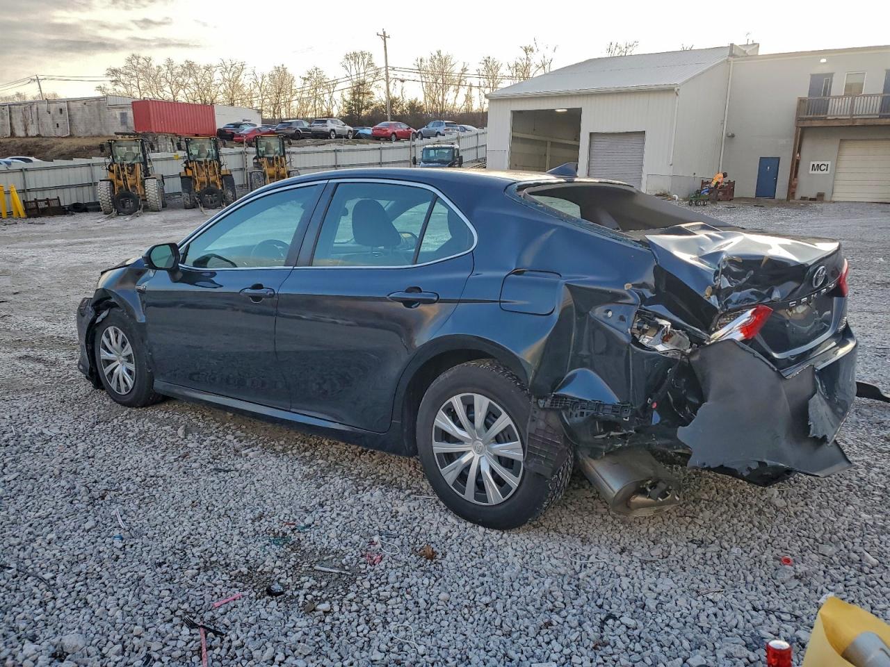 2020 TOYOTA CAMRY LE photo 2