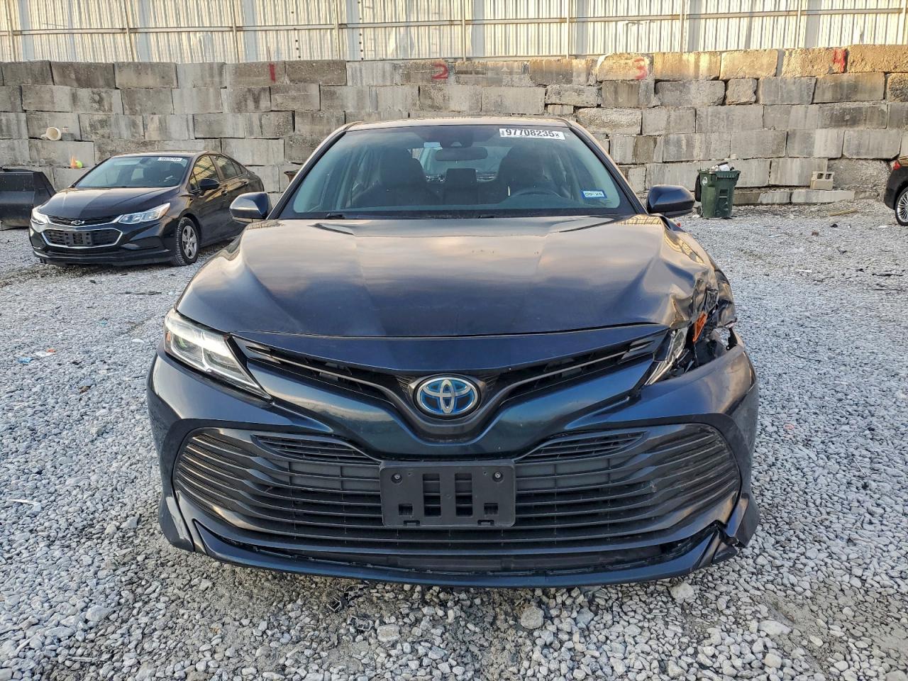 2020 TOYOTA CAMRY LE photo 5