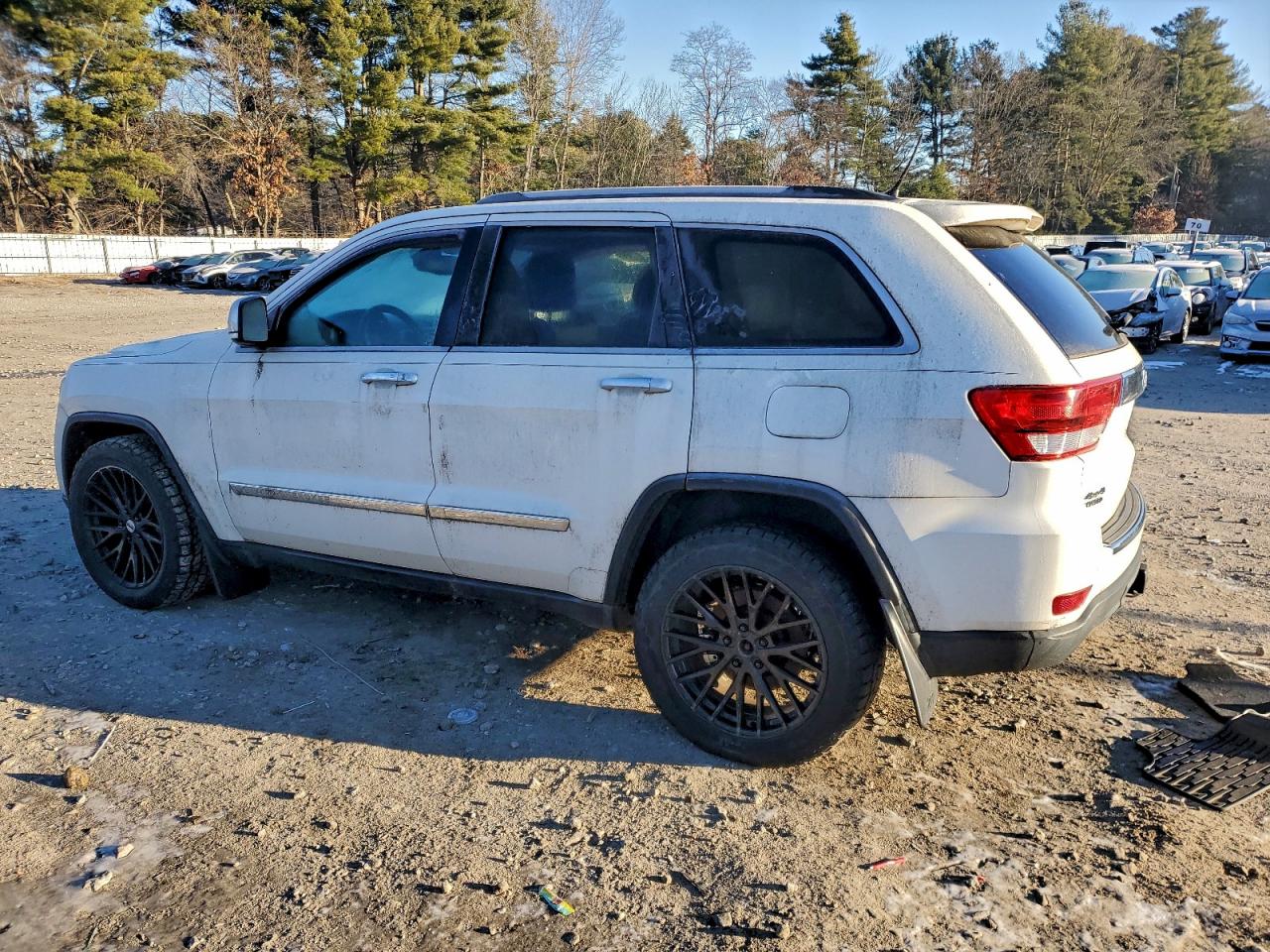 2012 JEEP GRAND CHEROKEE LIMITED photo 2