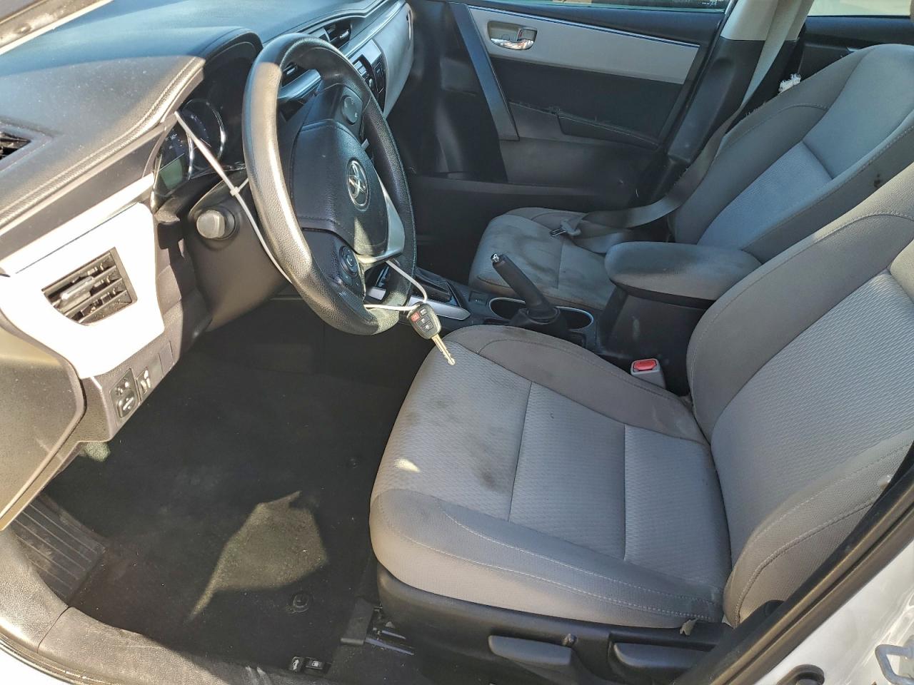 2015 TOYOTA COROLLA L photo 13