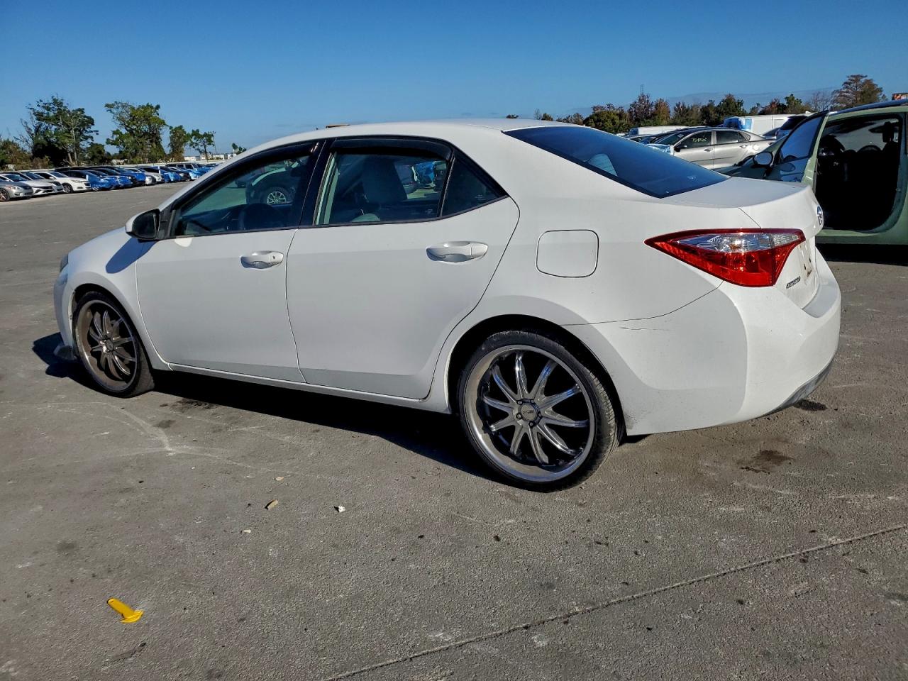 2015 TOYOTA COROLLA L photo 3