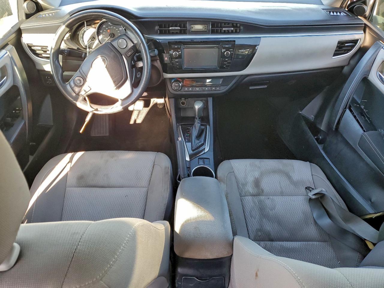 2015 TOYOTA COROLLA L photo 15