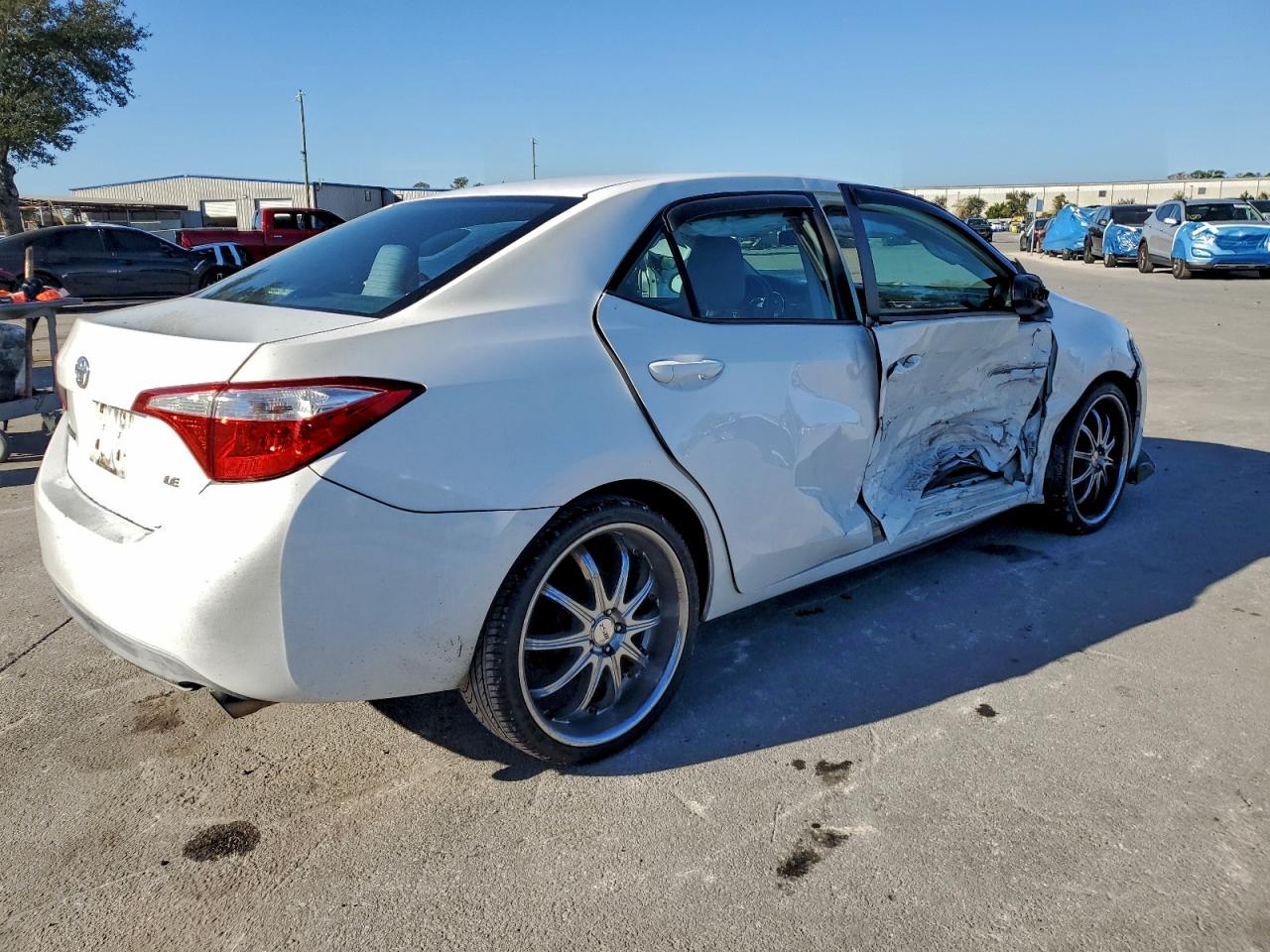 2015 TOYOTA COROLLA L photo 5