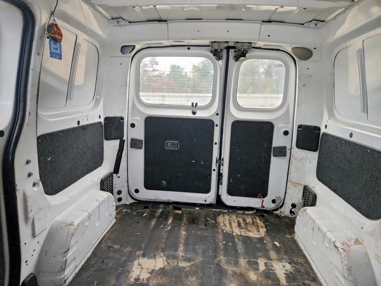 2015 CHEVROLET CITY EXPRESS LS photo 10