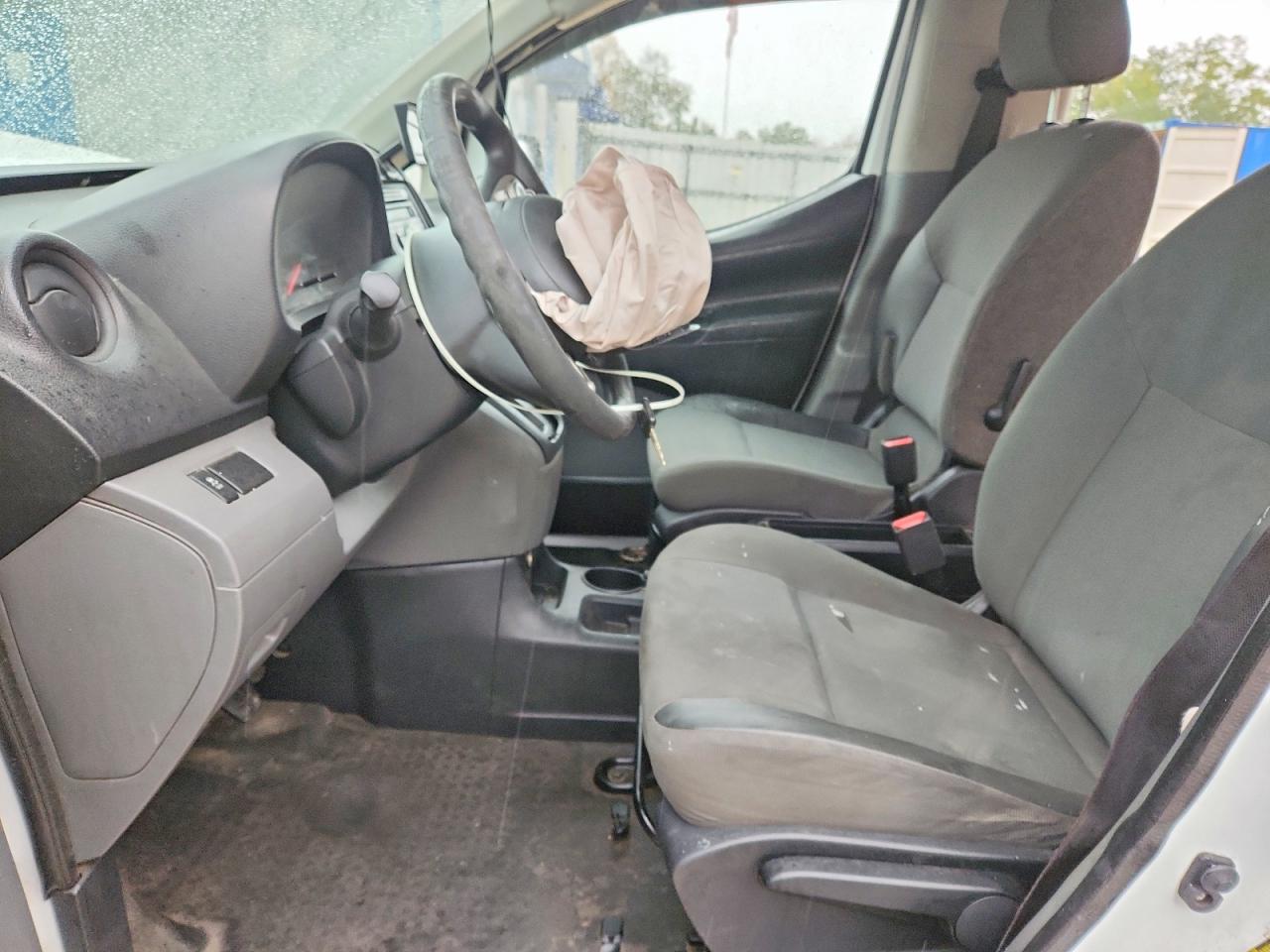 2015 CHEVROLET CITY EXPRESS LS photo 7
