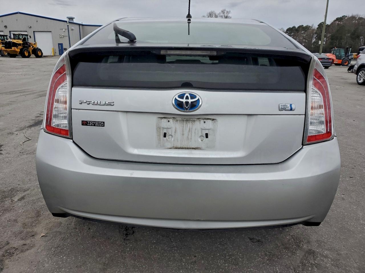2012 TOYOTA PRIUS photo 6
