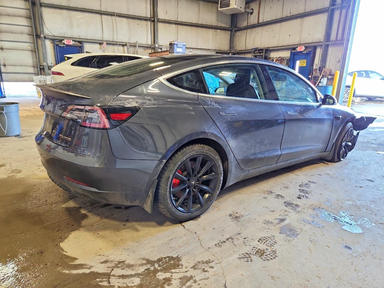 2018 TESLA MODEL 3 photo 3
