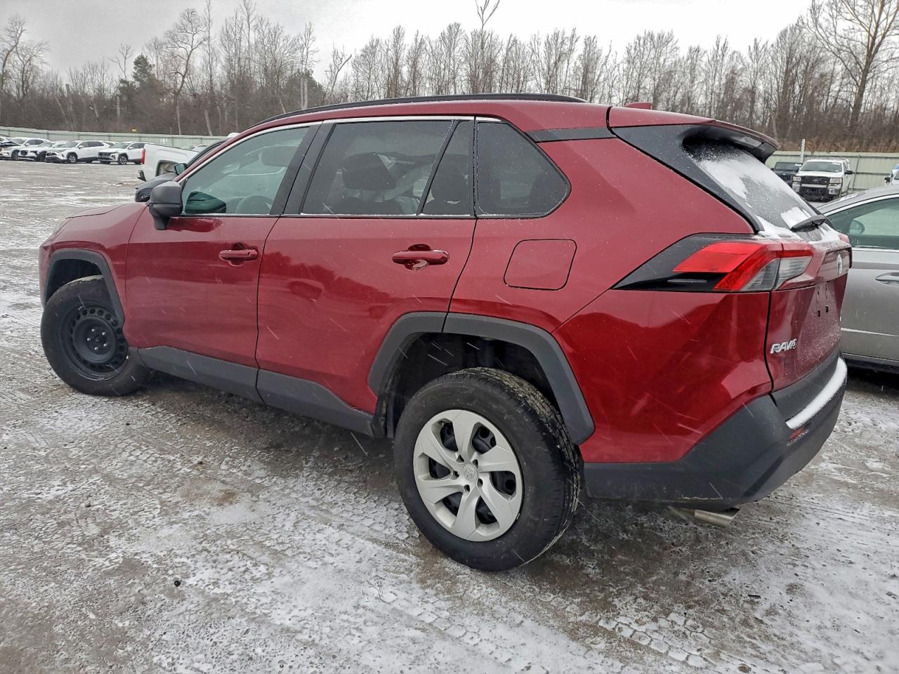 2021 TOYOTA RAV4 LE photo 4