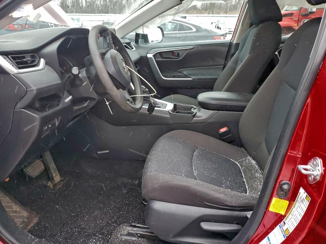 2021 TOYOTA RAV4 LE photo 19