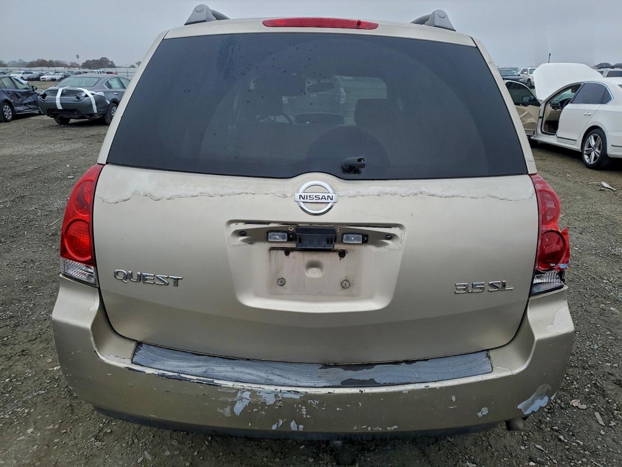 2004 NISSAN QUEST S photo 11