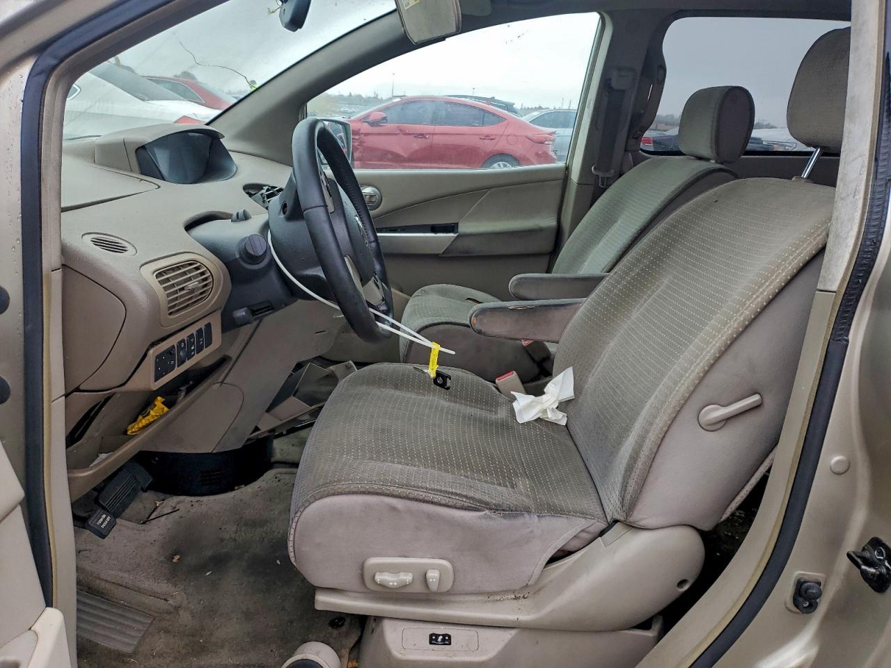 2004 NISSAN QUEST S photo 13