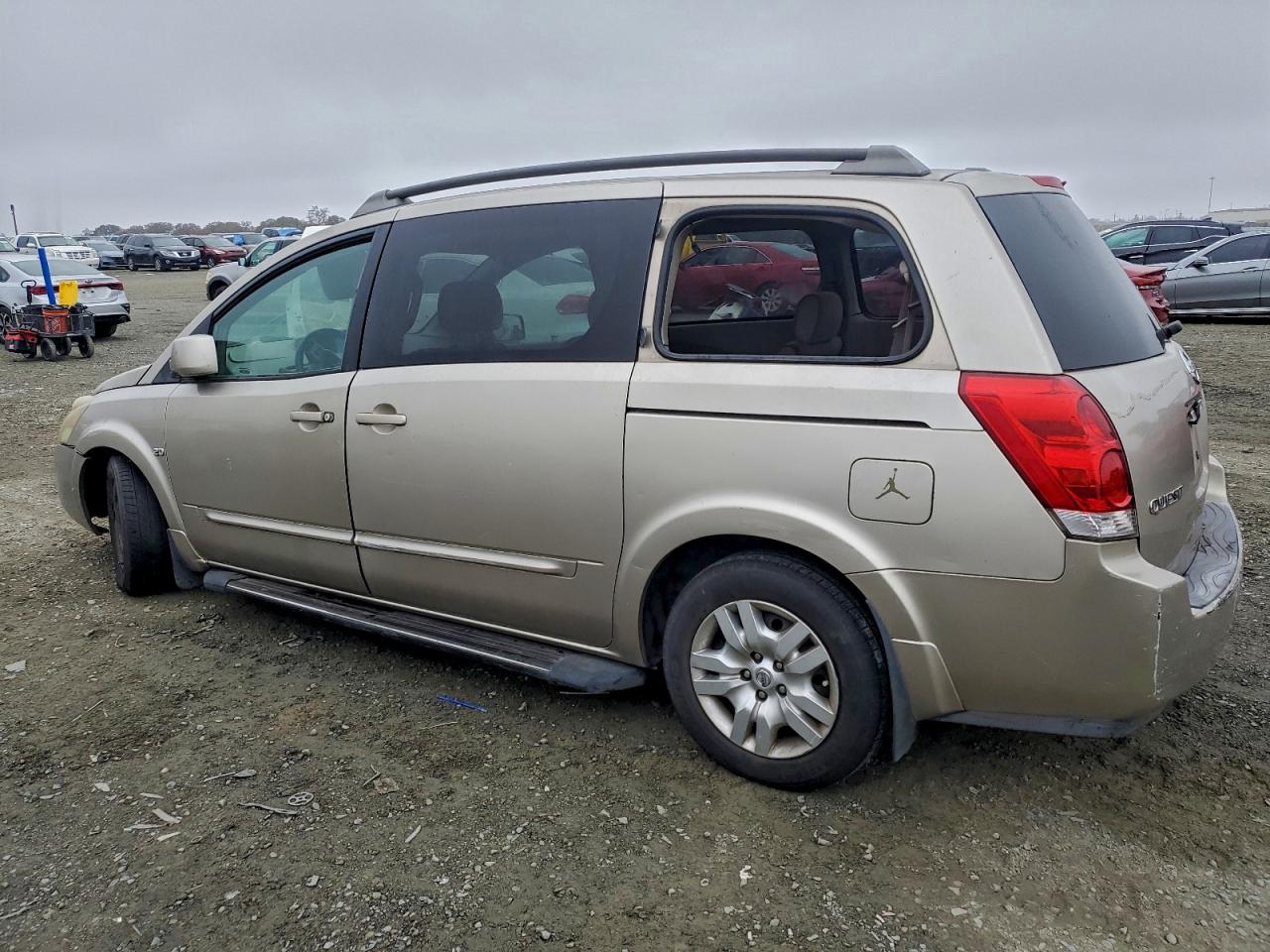 2004 NISSAN QUEST S photo 3