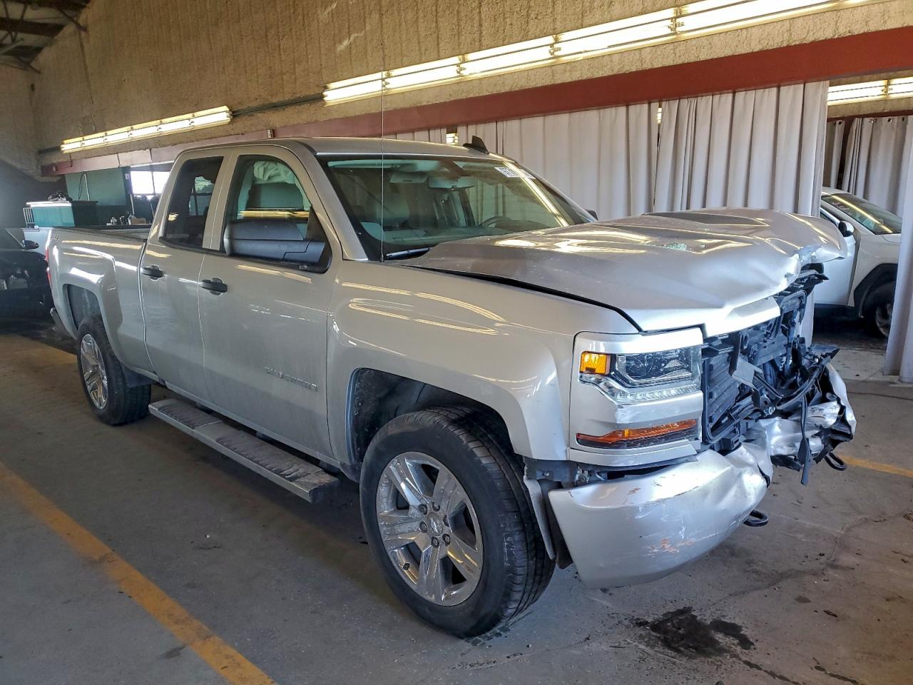 2018 CHEVROLET SILVERADO K1500 CUSTOM photo 4